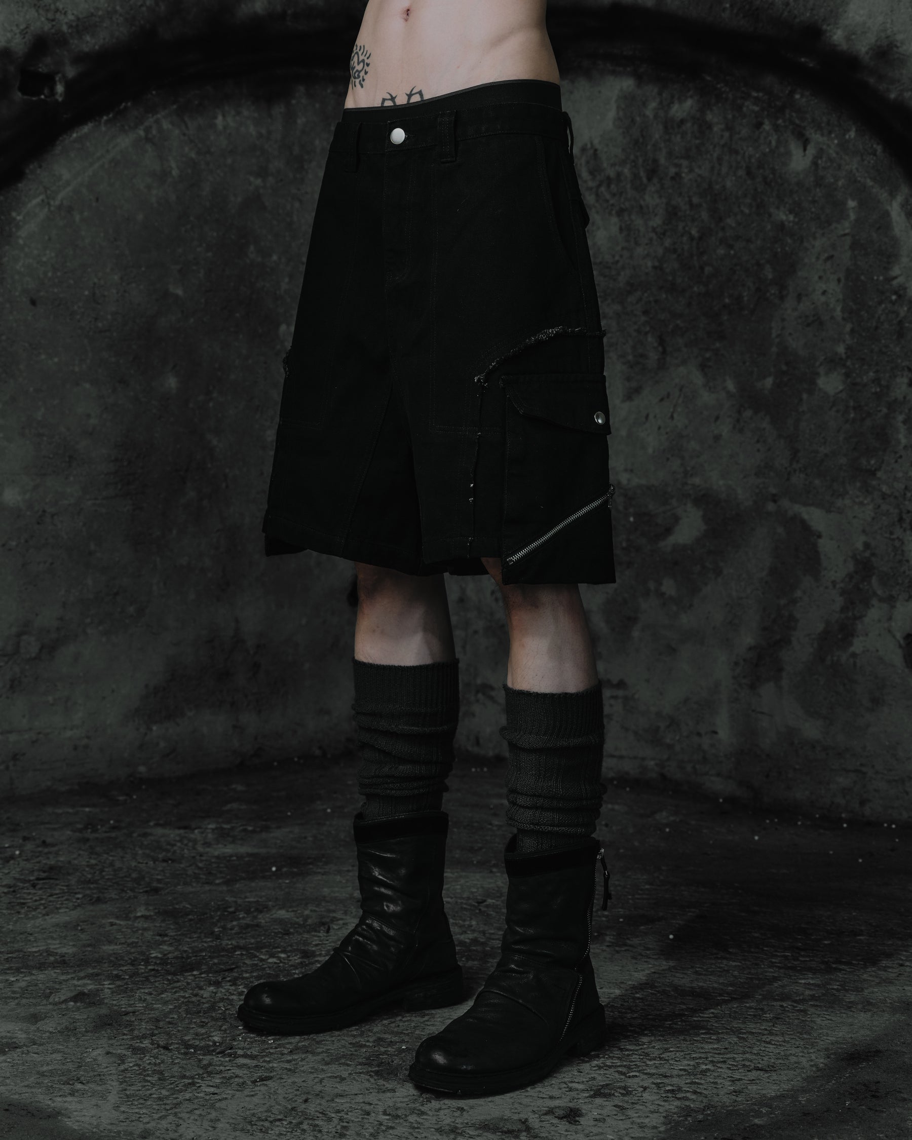 Slanted Zipper Cargo Shorts