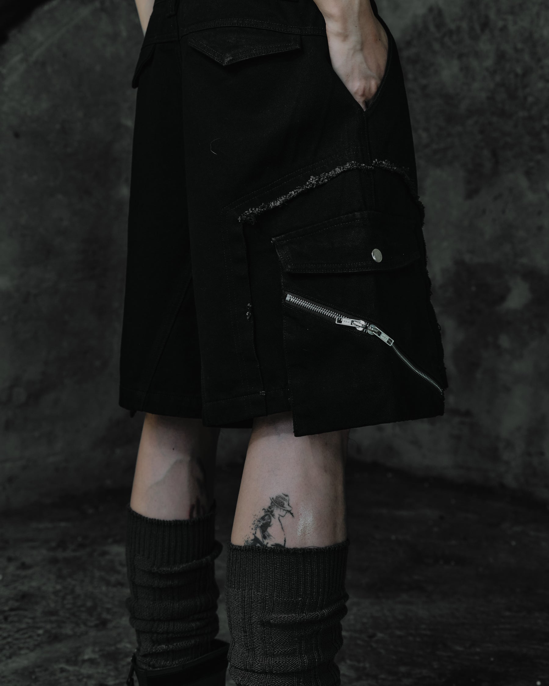 Slanted Zipper Cargo Shorts