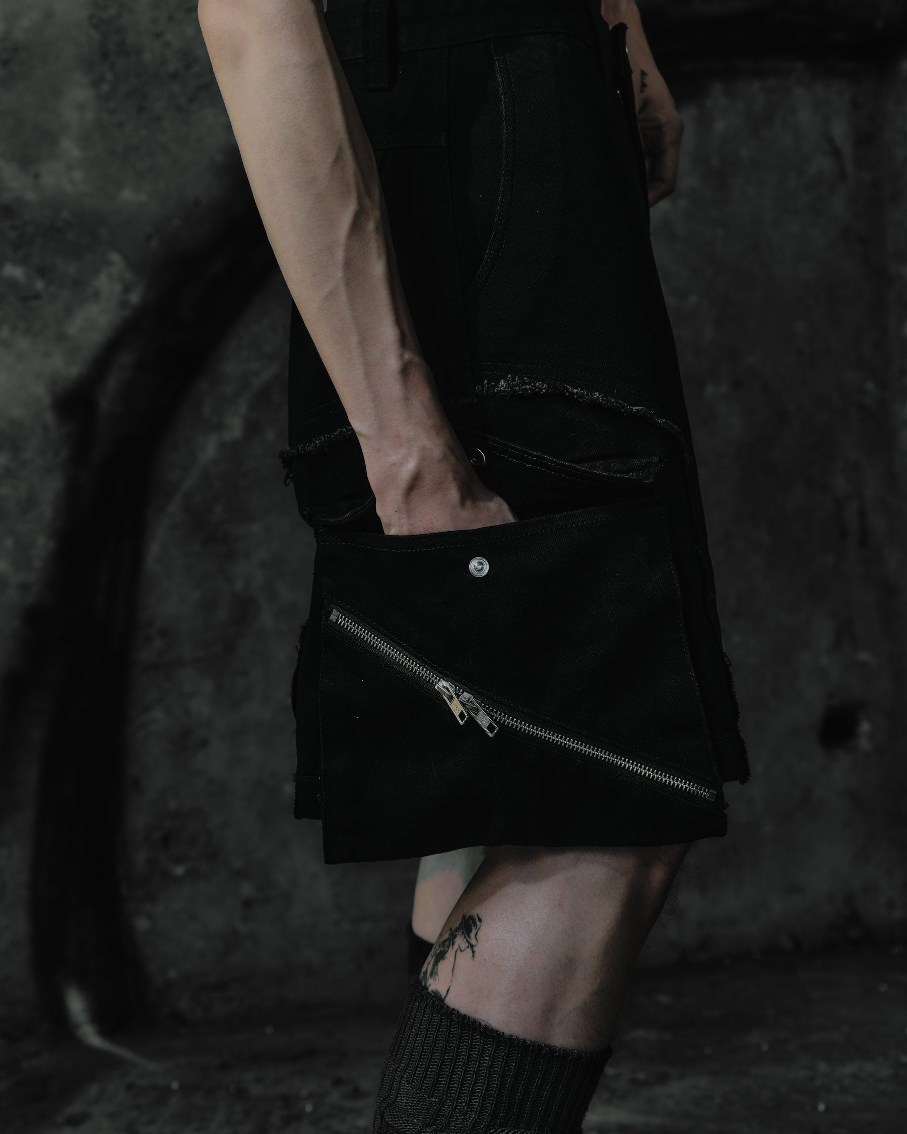 Slanted Zipper Cargo Shorts